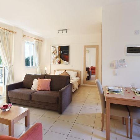 Appartamento Adamou Gardens Paphos Esterno foto