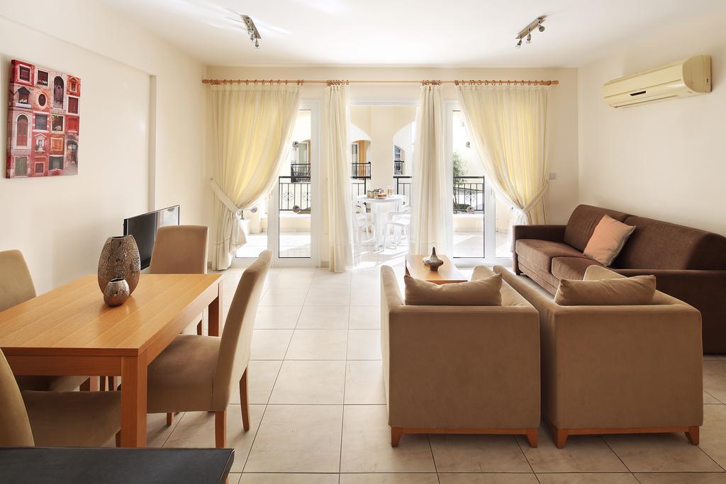 Appartamento Adamou Gardens Paphos Esterno foto