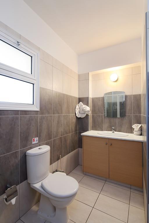 Appartamento Adamou Gardens Paphos Esterno foto
