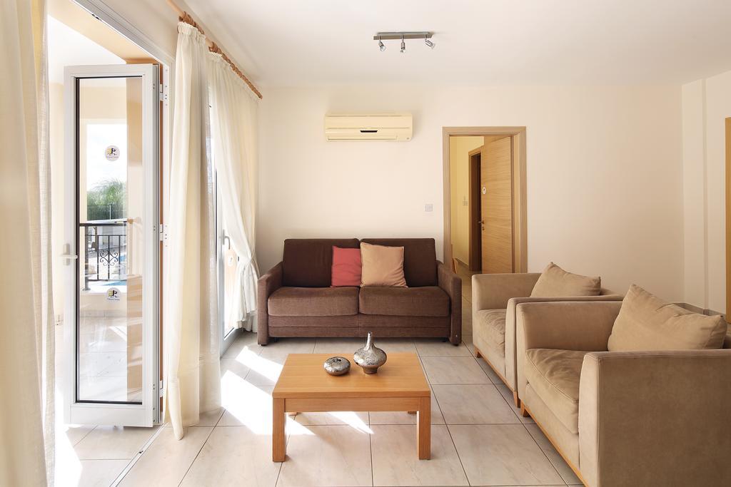 Appartamento Adamou Gardens Paphos Esterno foto