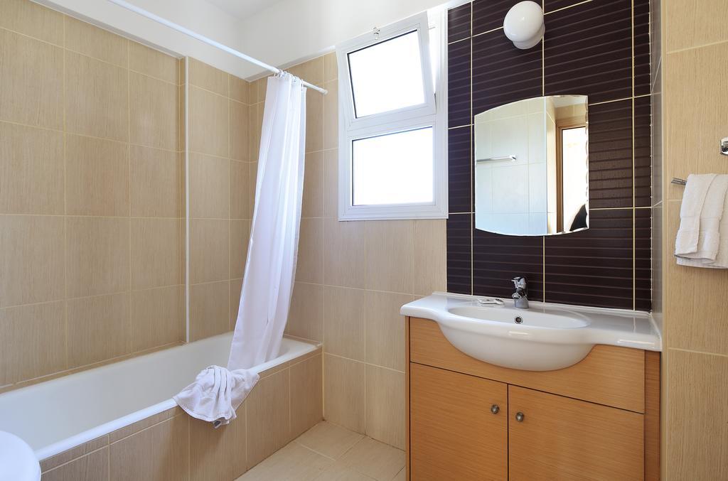 Appartamento Adamou Gardens Paphos Esterno foto