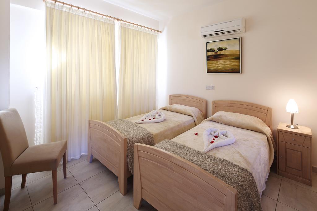 Appartamento Adamou Gardens Paphos Esterno foto