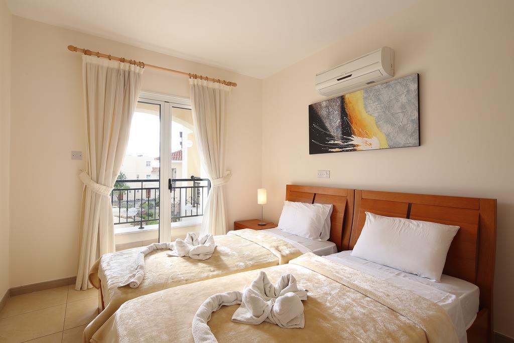 Appartamento Adamou Gardens Paphos Esterno foto